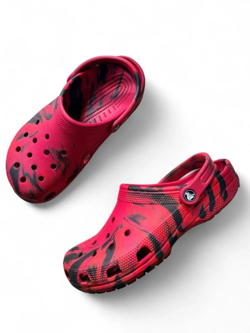Crocs Classic Marbled Clogs – Men’s Size 8